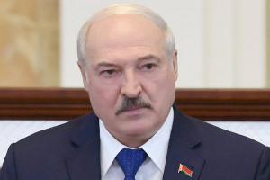 Лукашенко призвал «международных жуликов» заканчивать с пандемией
